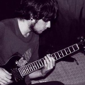 Enrique Montaño - Bajo