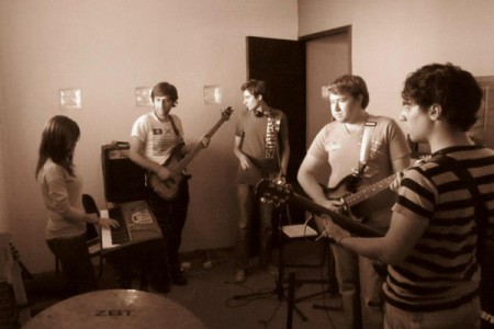 Ensayando Felizmente